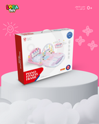 ثلاثة في واحد: بساط، قوس ألعاب قابل للفصل، وبيانو يعمل بالرّكل أو اللمس، مساحة أكبر